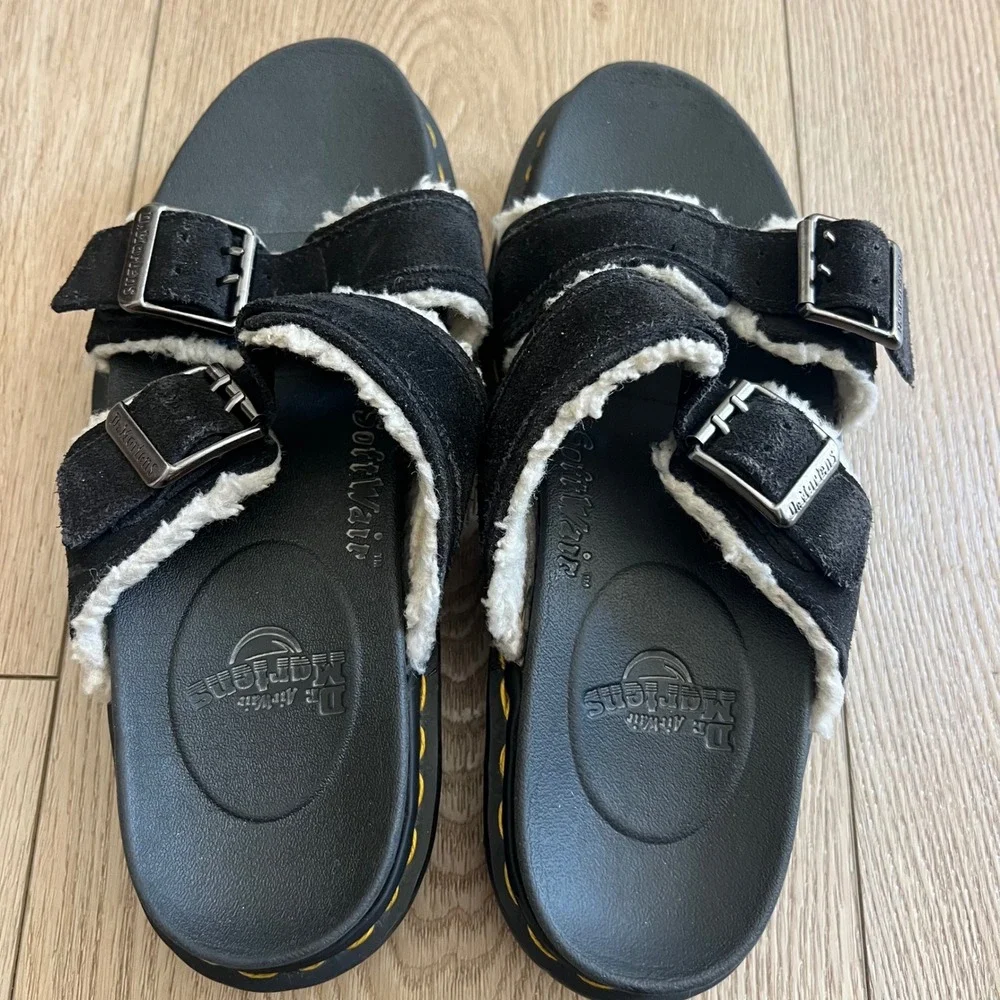 Dr. Martens Voss II Fluffy Black Suede Faux Fur Platform Sandals Womens 7